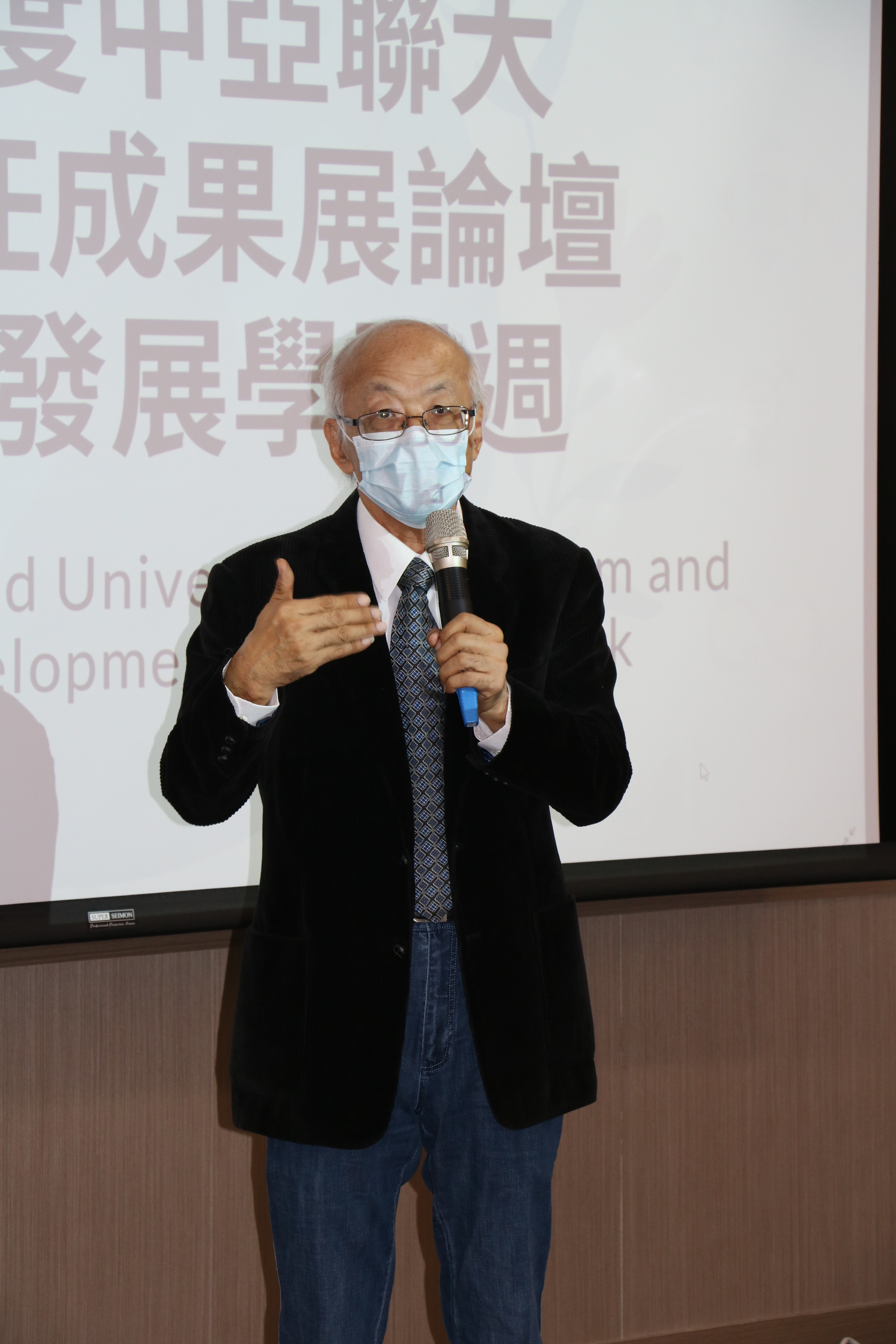 圖說：亞大吳聰能副校長表示，亞大與中醫大的合作相當緊密，而成果驚人，亞大已有2位學生取得中亞聯大雙聯學位。